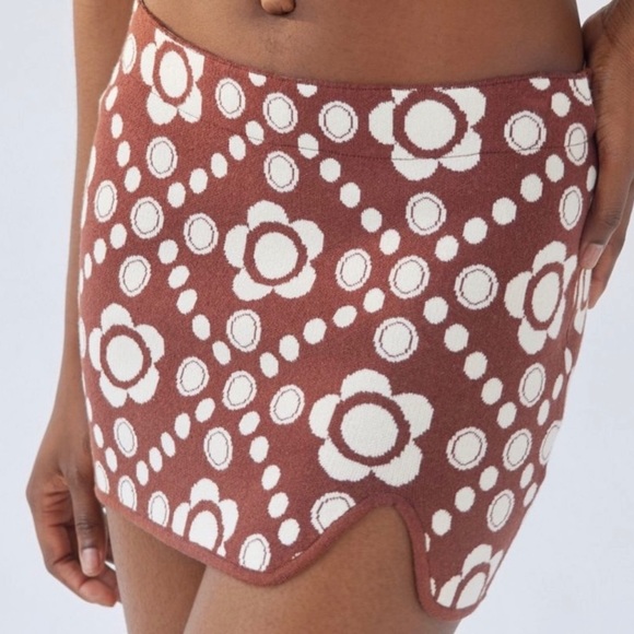 NWT Urban Outfitters Suzie Low Rise Mini Skirt - Large - Picture 2 of 8